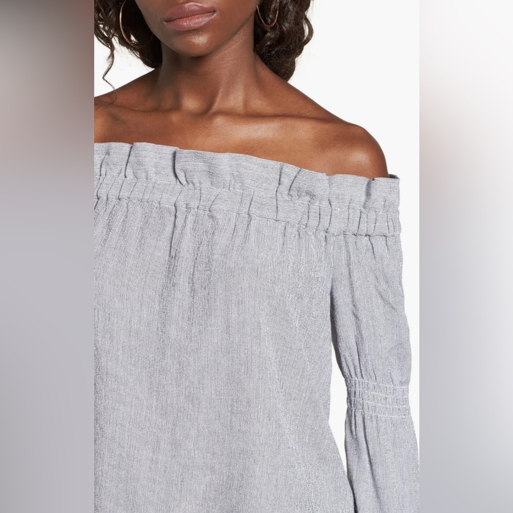 Chic Off-Shoulder Gray Blouse - image 4